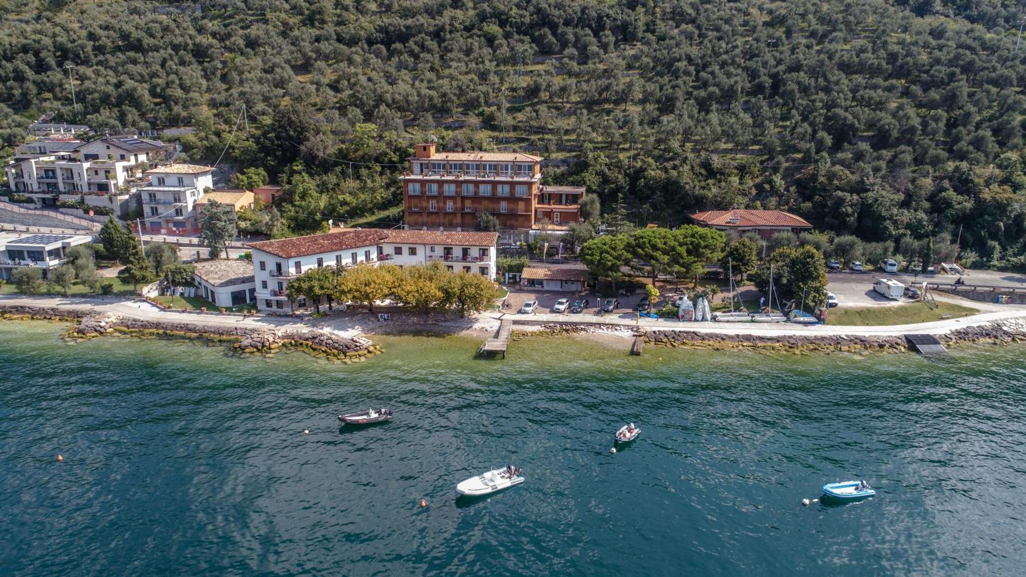 Hotel Nike Brenzone sul Garda Exterior photo