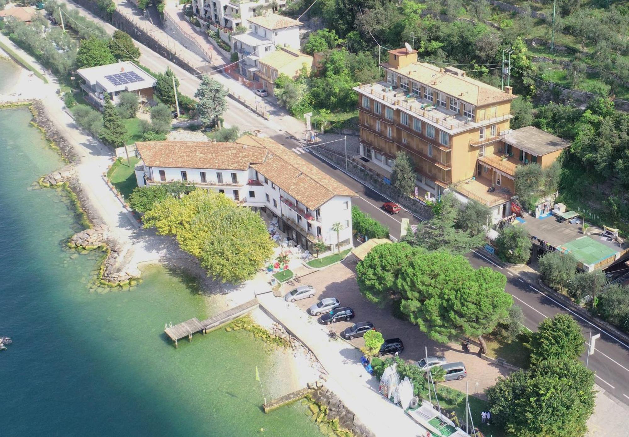 Hotel Nike Brenzone sul Garda Exterior photo